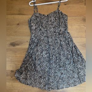 Old Navy Leopard print sun dress